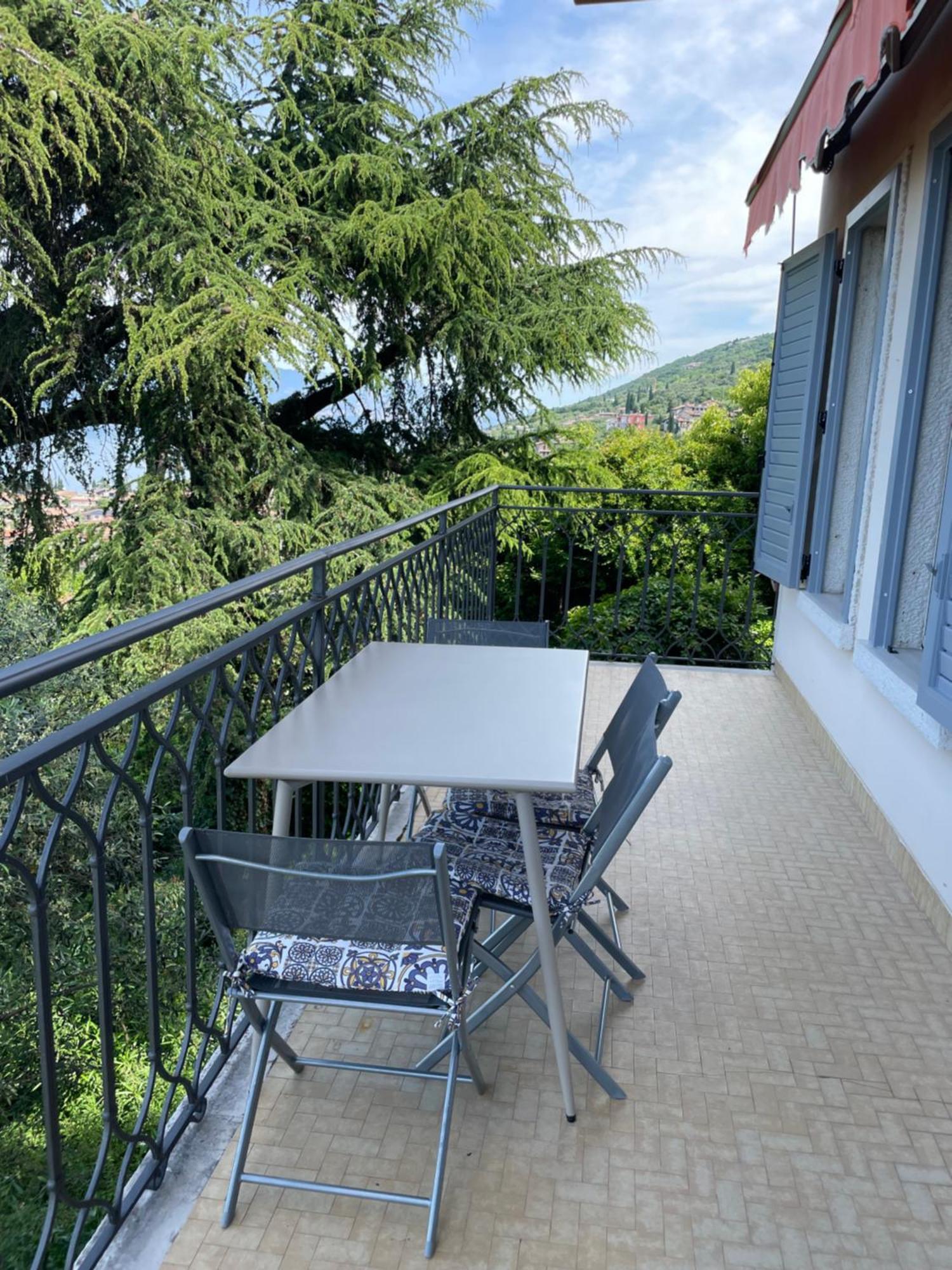 Casa Patrizia Apartment Torri Del Benaco Exterior photo